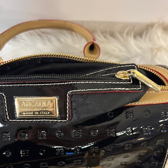 Arcadia Women's Patent Black Leather Satchel Crossbody Bag - Black and Gold - Picture 11 of 15